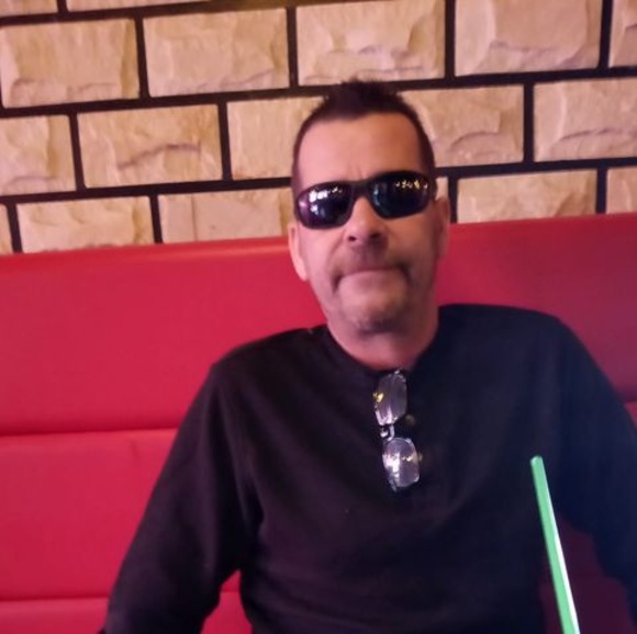 Meet your Posher, Chris - Picture 1 of 1